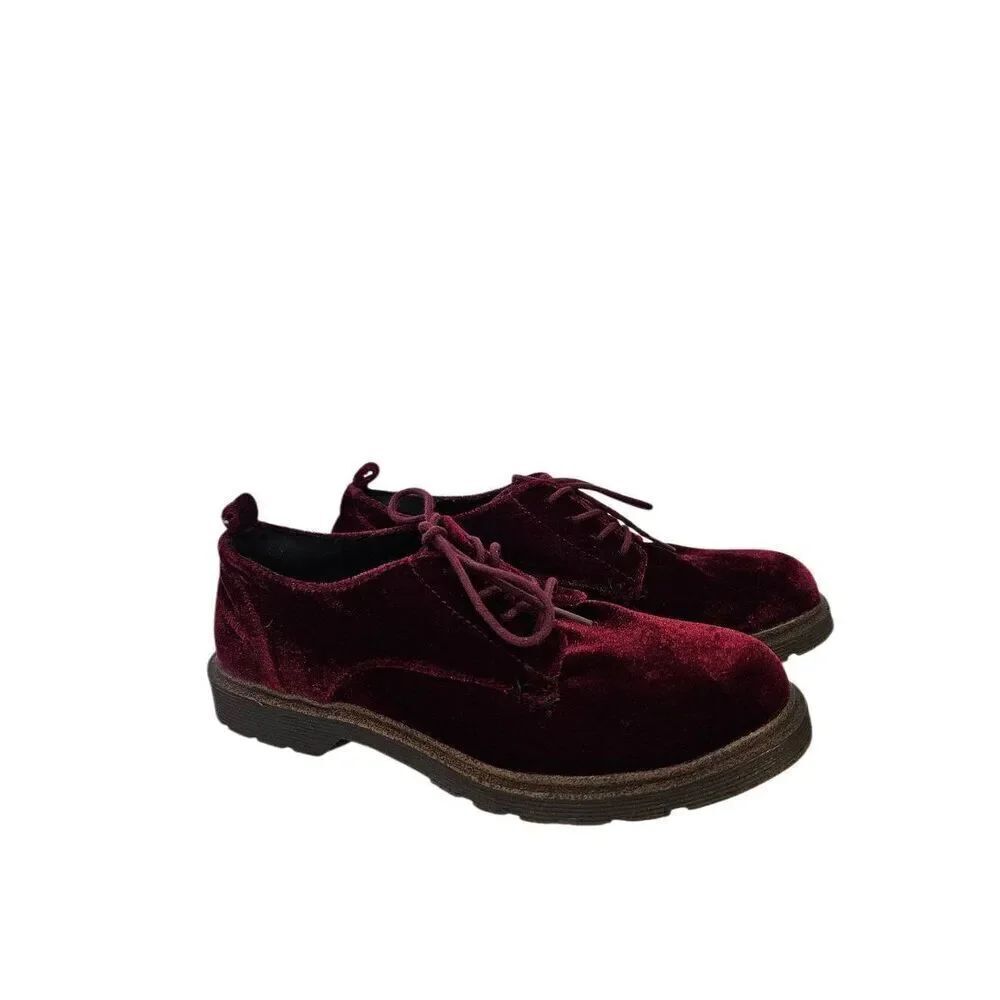 Coolway wine colored velvet tie up shoes. Size 8.5.